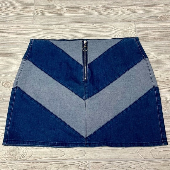 FOREVER 21 PLUS SIZES DENIM Mini Skirt Stretchy Size 2X Y2K Style - Picture 2 of 9